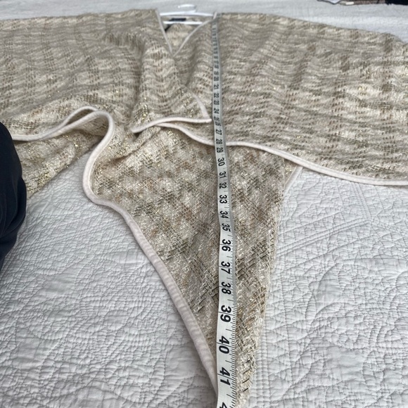 Charlie Paige cream and metallic gold open front shawl/wrap/shrug - Picture 5 of 6